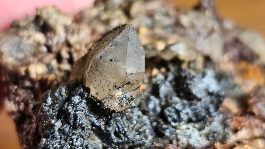 Ruatiled Quartz Crystal Bed on Feldspar and Granite