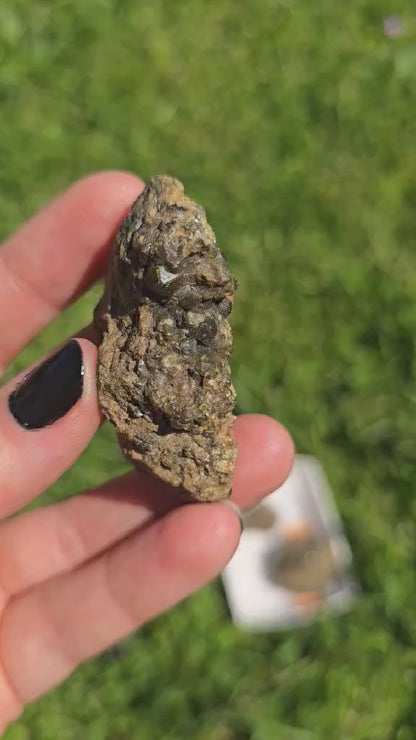 Grossular Green Garnett mid