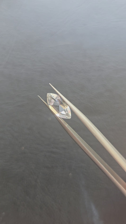 2.325ct Topaz