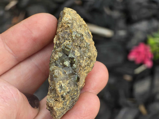 Green Ore Garnett raw.