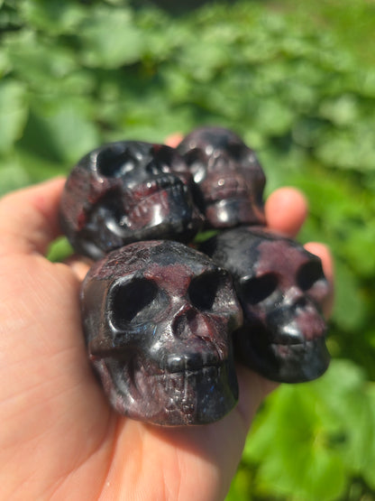 Garnet skulls