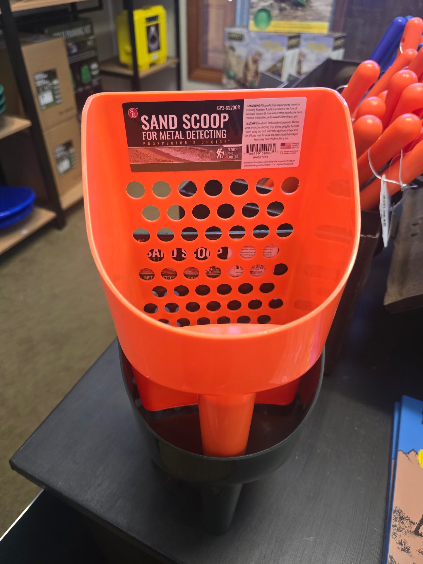 Sand scoop