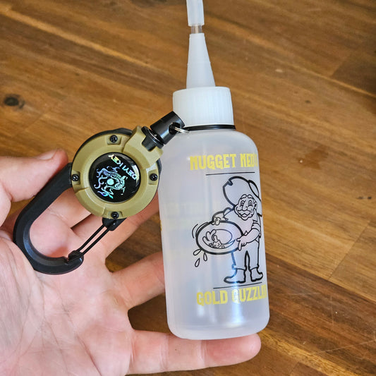 Snuffer Bottle with Retractable Lanyard