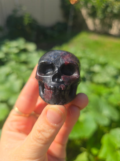 Garnet skulls