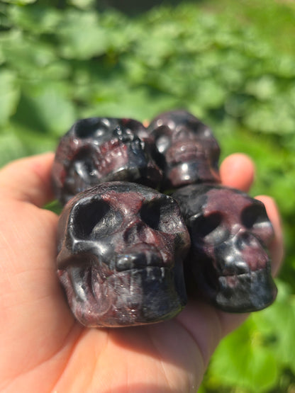 Garnet skulls