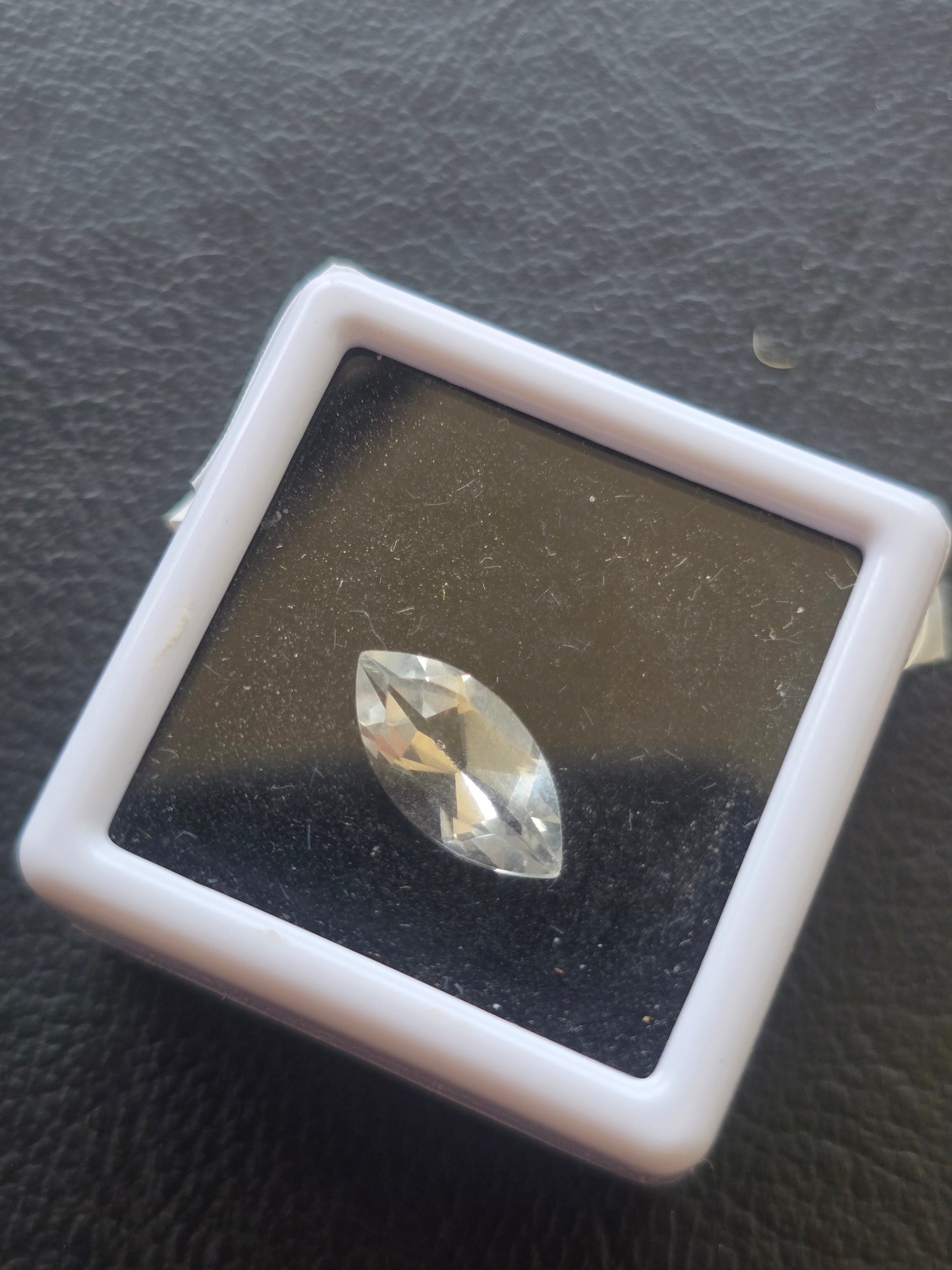 2.325ct Topaz