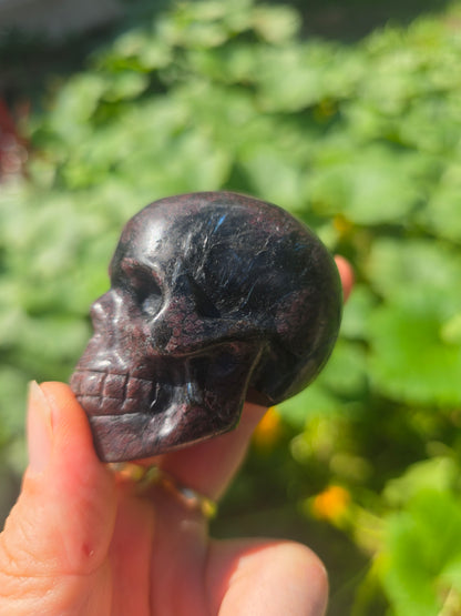 Garnet skulls